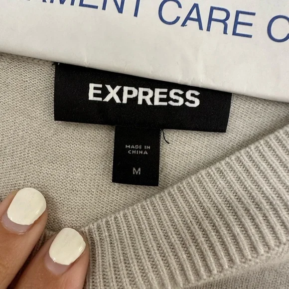 Express Men’s off white Sweater - Picture 2 of 2